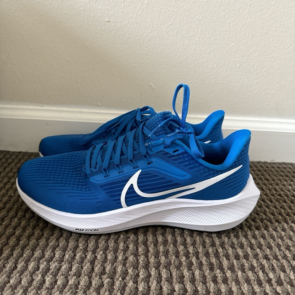 Like-New Nike Pegasus Zoom Women’s Size 9